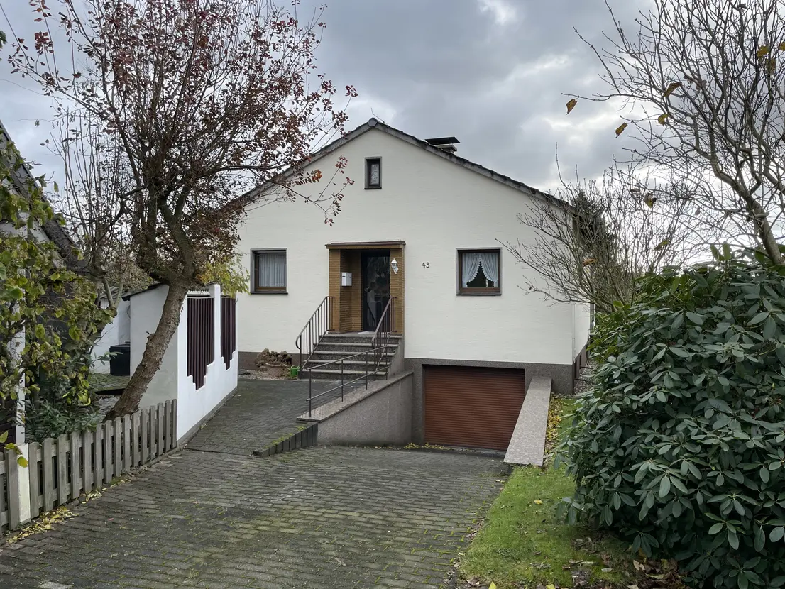 Attractive detached house with large garden and unobstructed view